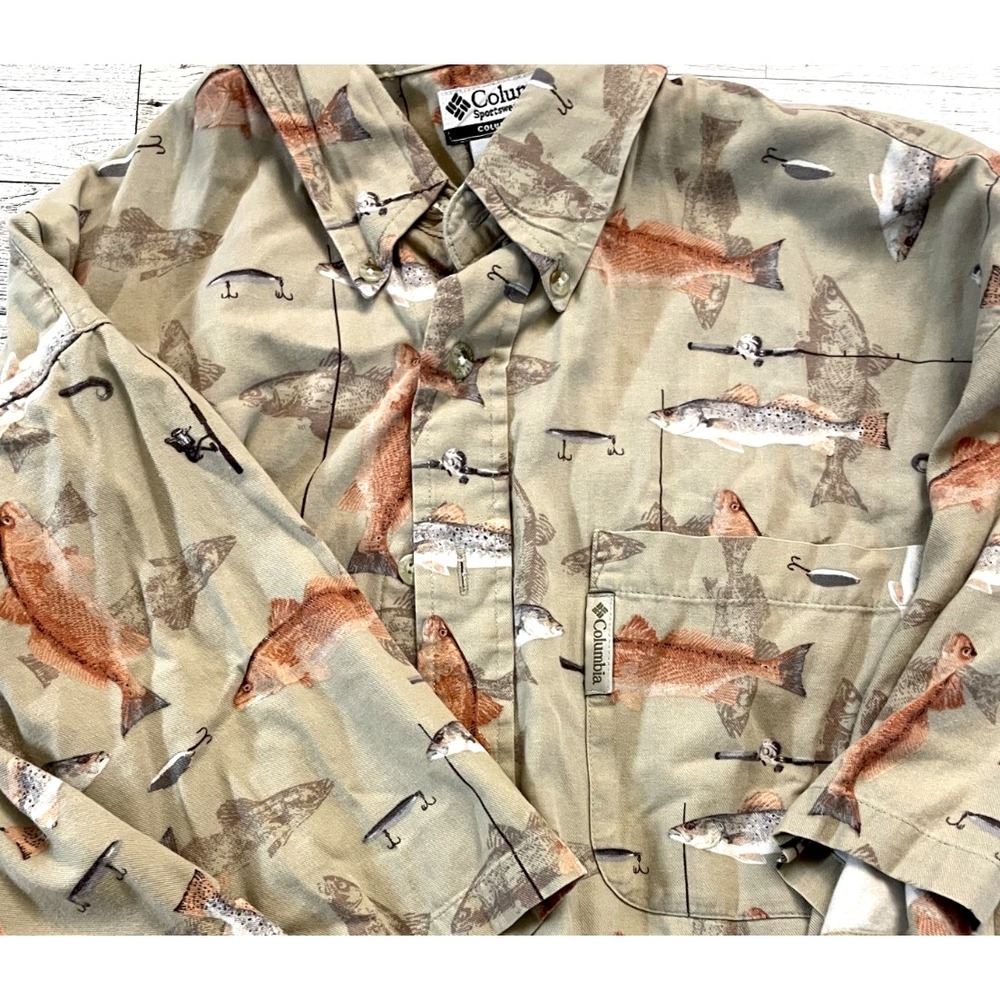 Columbia Mens Button Up Short Sleeve Shirt SZ LARGE‎ Beige Fishing Fish Outdoor